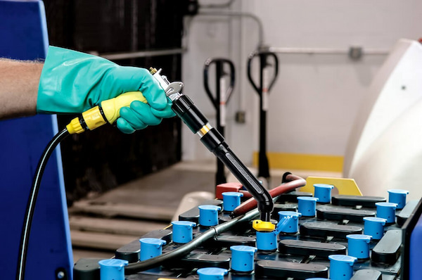 bảo dưỡng bình điện xe nâng